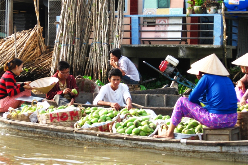 Family trip Vietnam adventure